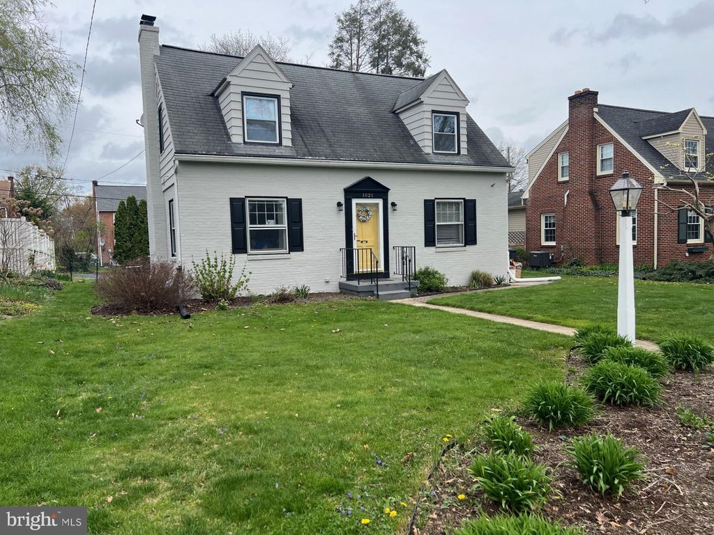 Photo of 1021 Skyline Drive, Lancaster, PA 17601 (MLS # PALA2049036)