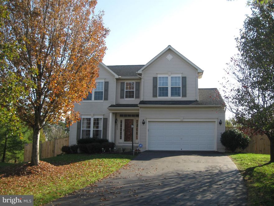 SINGLE FAMILY HOME WITH 4 BEDROOMS/3.5 BATHS FOR LEASE IN ASHBURN*12 MONTH LEASE*AVAILABLE JULY 1*3000+ FINISHED SQ FT ON 3 LEVELS WITH 2 CAR GARAGE*LOTS OF NATURAL LIGHT*GOURMET KITCHEN WITH GRANITE COUNTERS, CENTER ISLAND, STAINLESS APPLIANCES, & GAS COOKING*FAMILY ROOM WITH GAS FIREPLACE*LUXURY PRIMARY SUITE WITH SEPARATE TUB & SHOWER*WALK OUT LOWER LEVEL WITH RECREATION ROOM, FULL BATH, & WET BAR*LARGE DECK OFF FAMILY ROOM WITH FENCED BACK YARD*CUL DE SAC*NVAR APPLICATION*PROFESSIONALLY MANAGED BY WILKINSON PM*NO SMOKERS*PETS CASE BY CASE