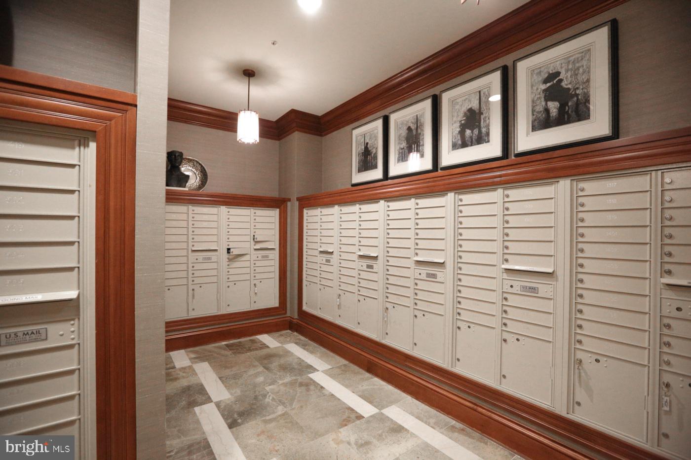 ONE PARK CREST CONDOMINIUM - Residential Lease