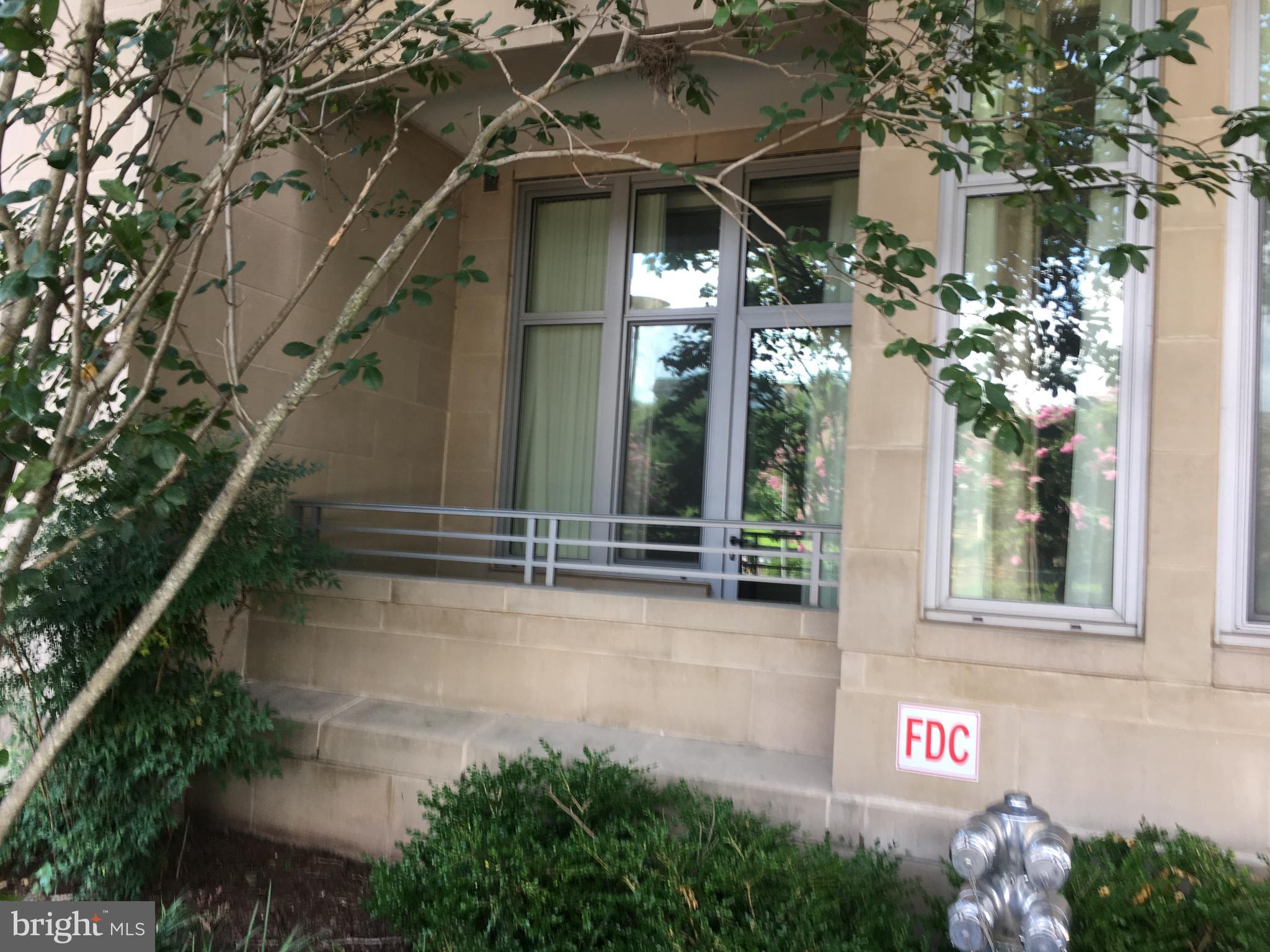 ONE PARK CREST CONDOMINIUM - Residential Lease