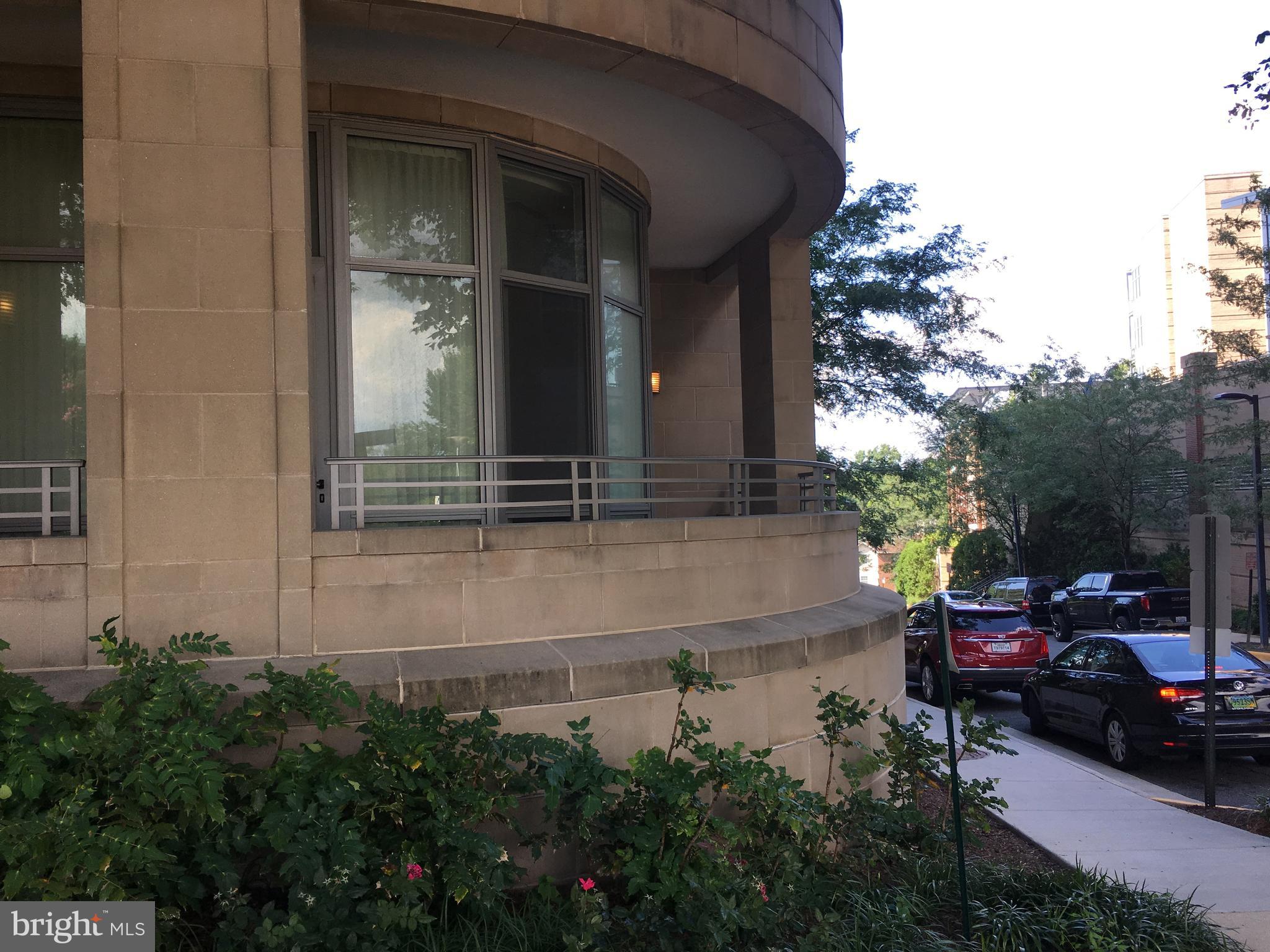 ONE PARK CREST CONDOMINIUM - Residential Lease