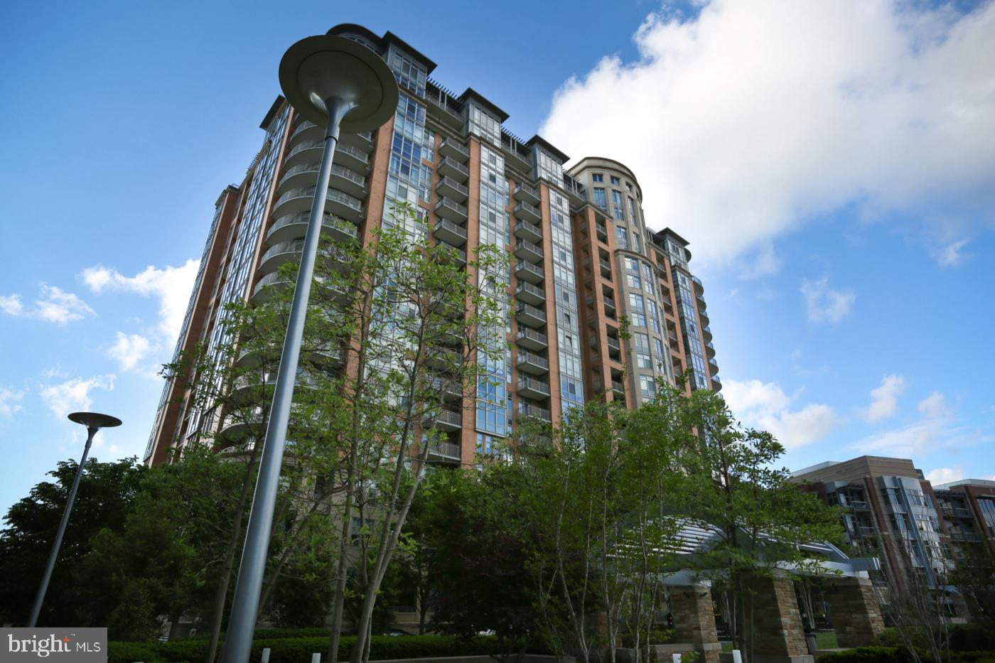 ONE PARK CREST CONDOMINIUM - Residential Lease