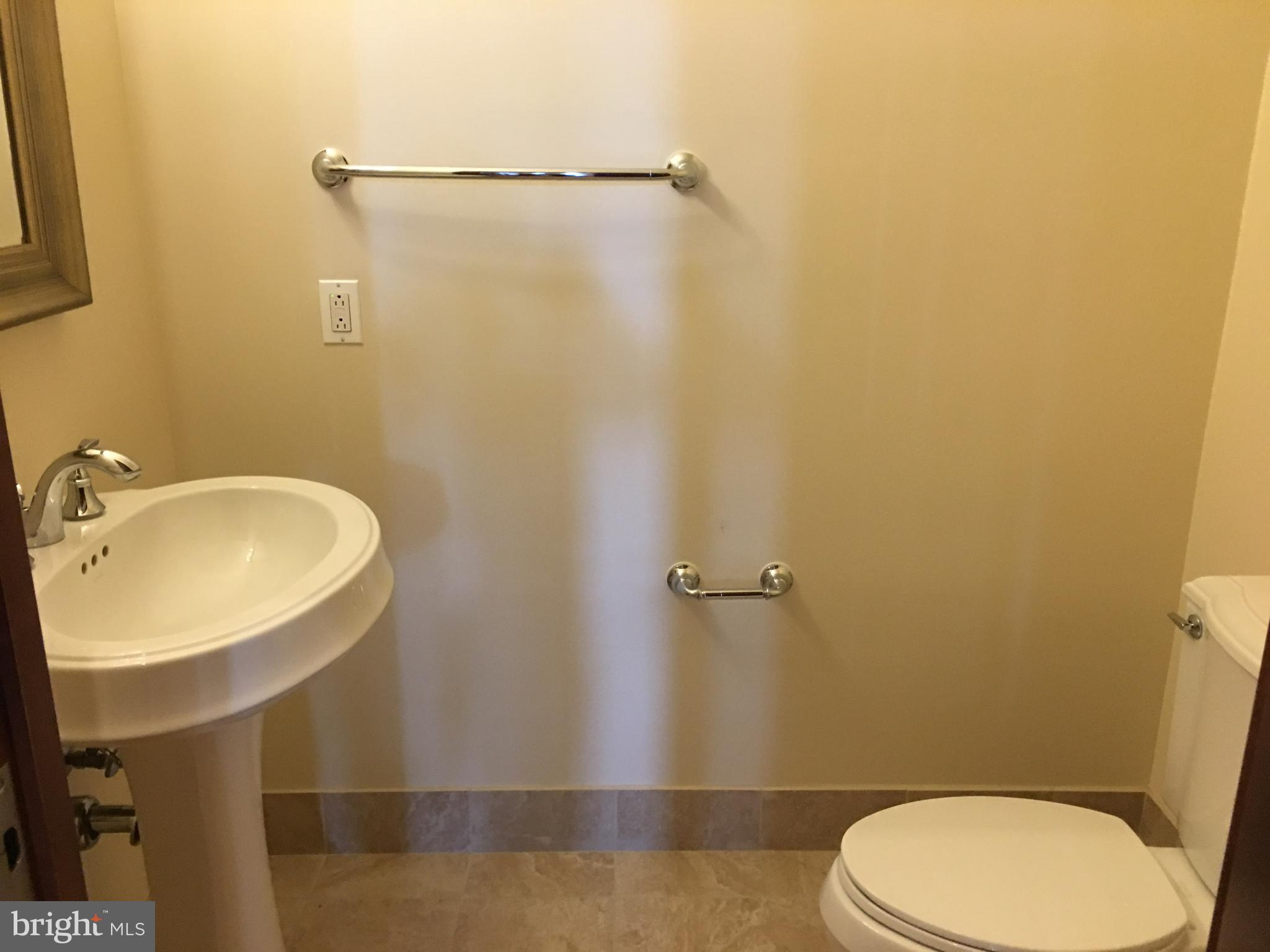 ONE PARK CREST CONDOMINIUM - Residential Lease