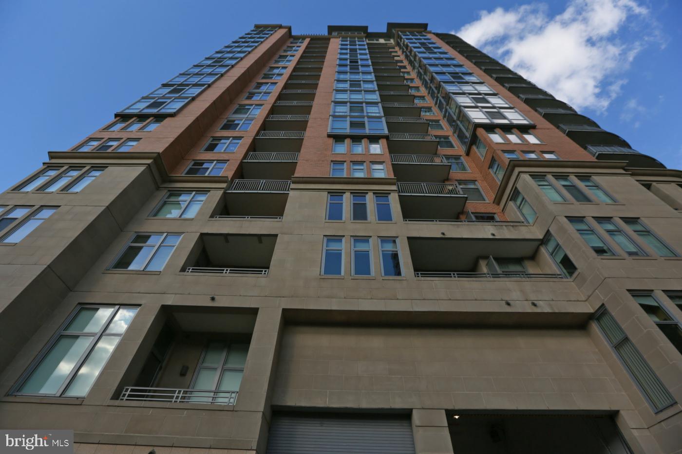 ONE PARK CREST CONDOMINIUM - Residential Lease