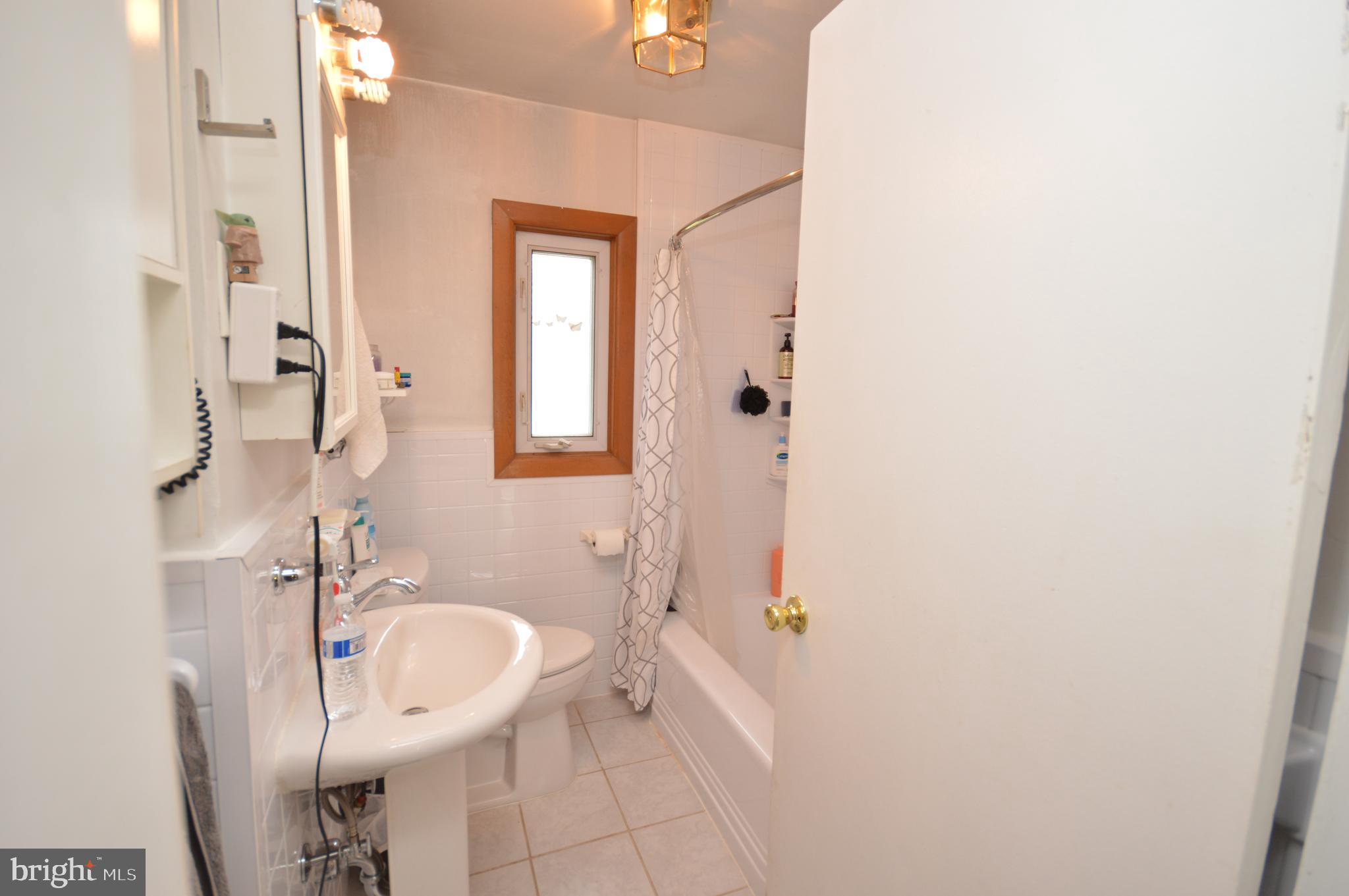 VALLEY VIEW - Residential Lease