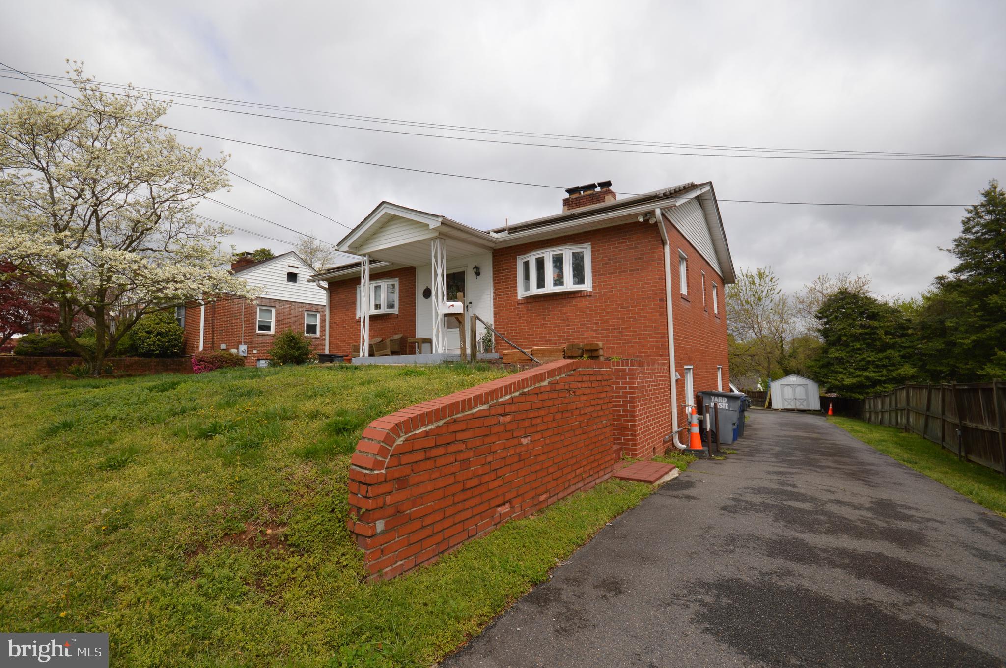 VALLEY VIEW - Residential Lease