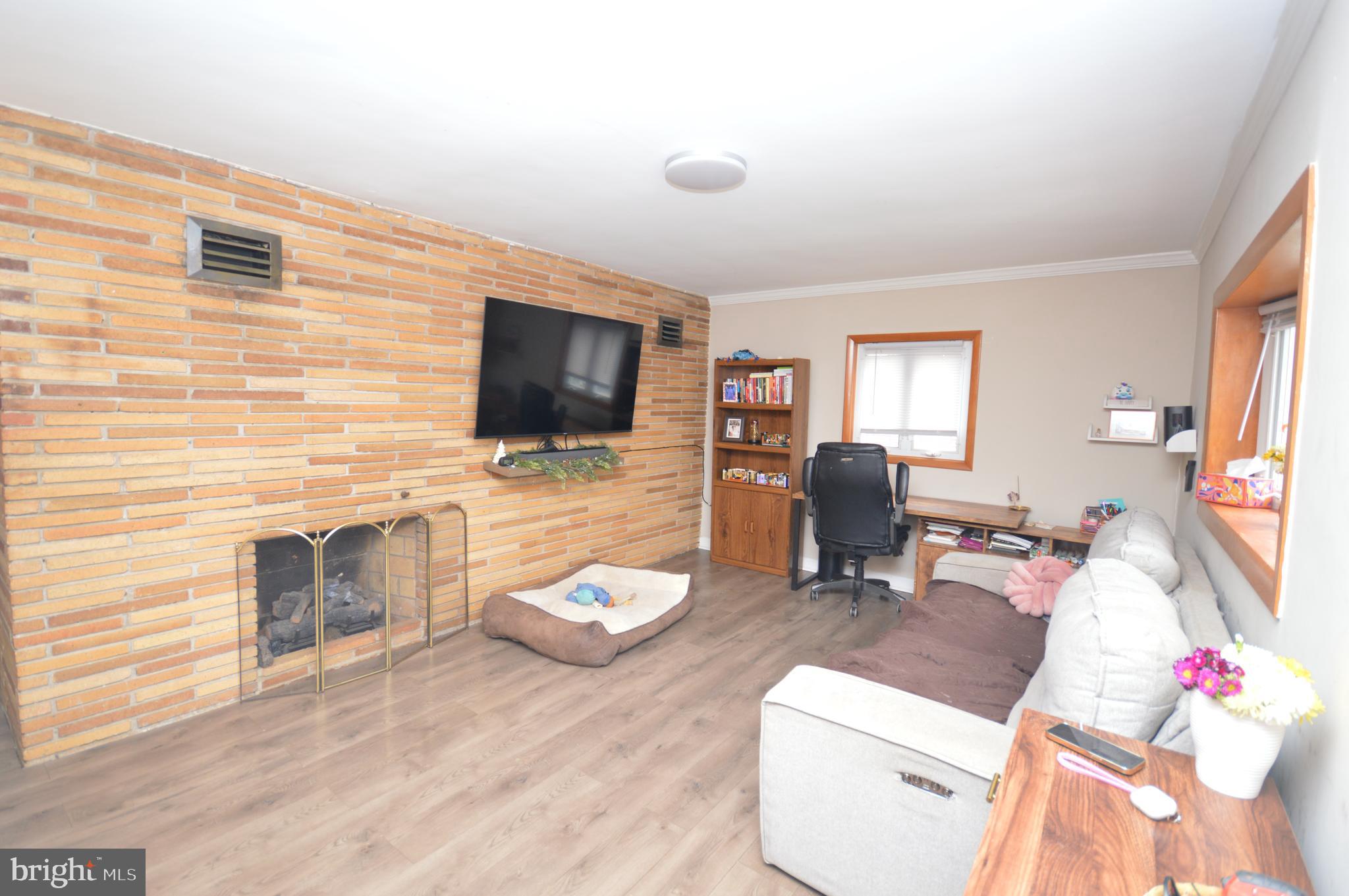 VALLEY VIEW - Residential Lease