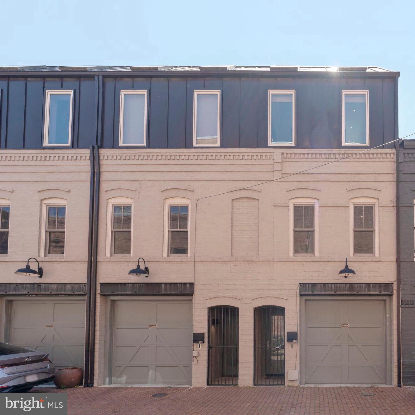 1313 LINDEN COURT NE