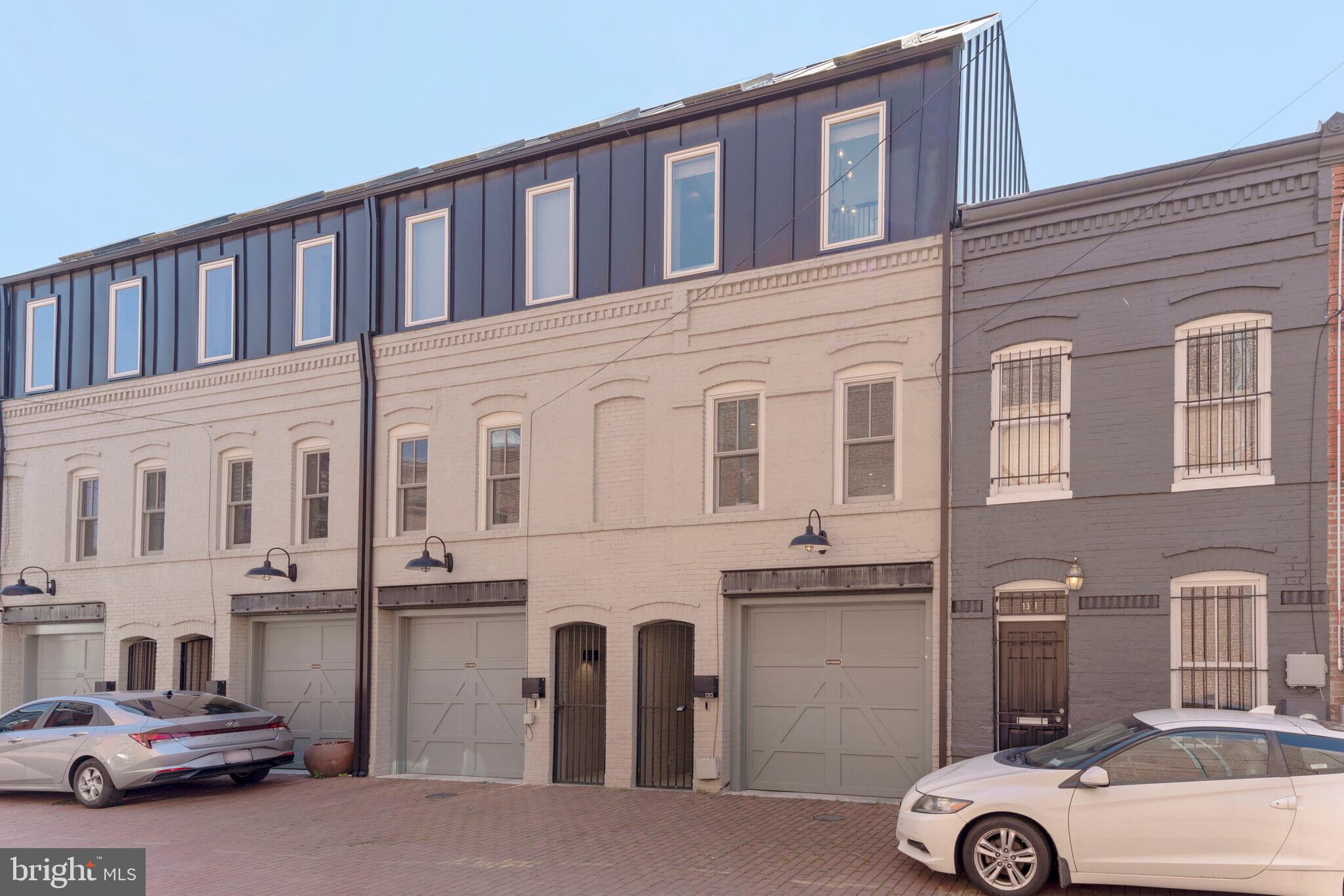 1313 LINDEN COURT NE