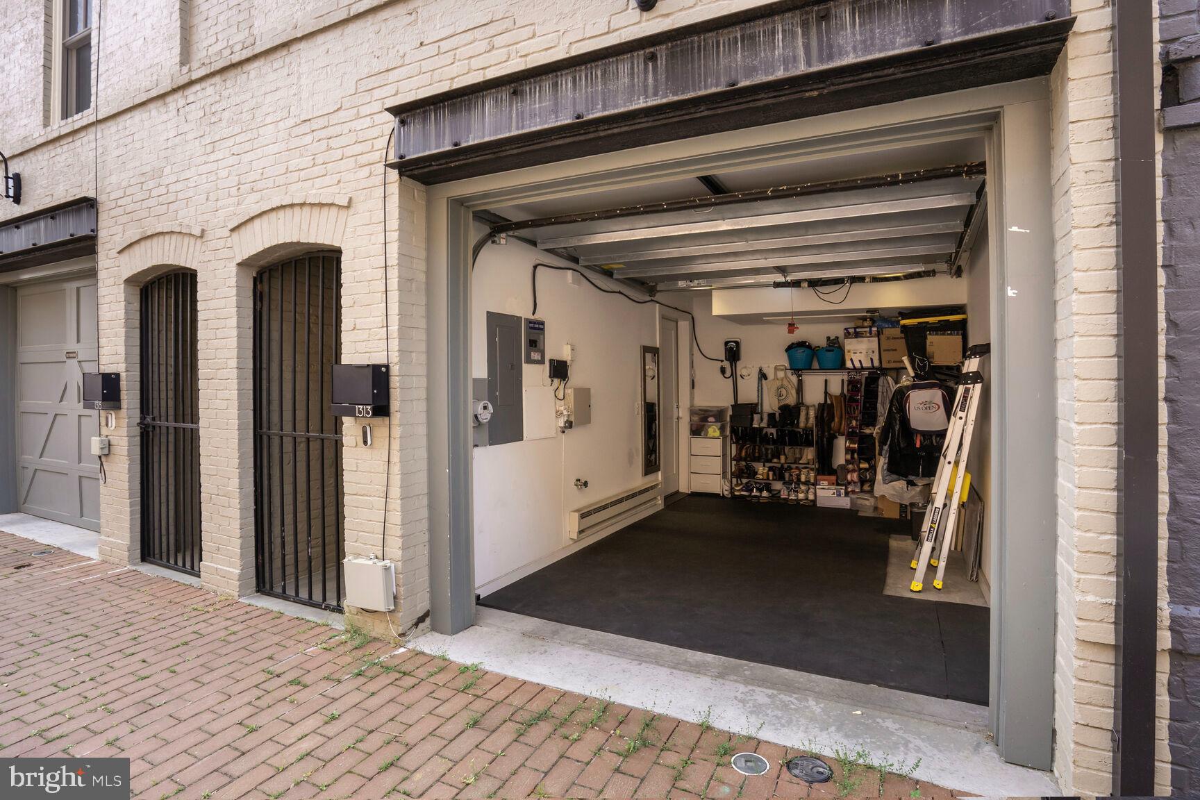 1313 LINDEN COURT NE