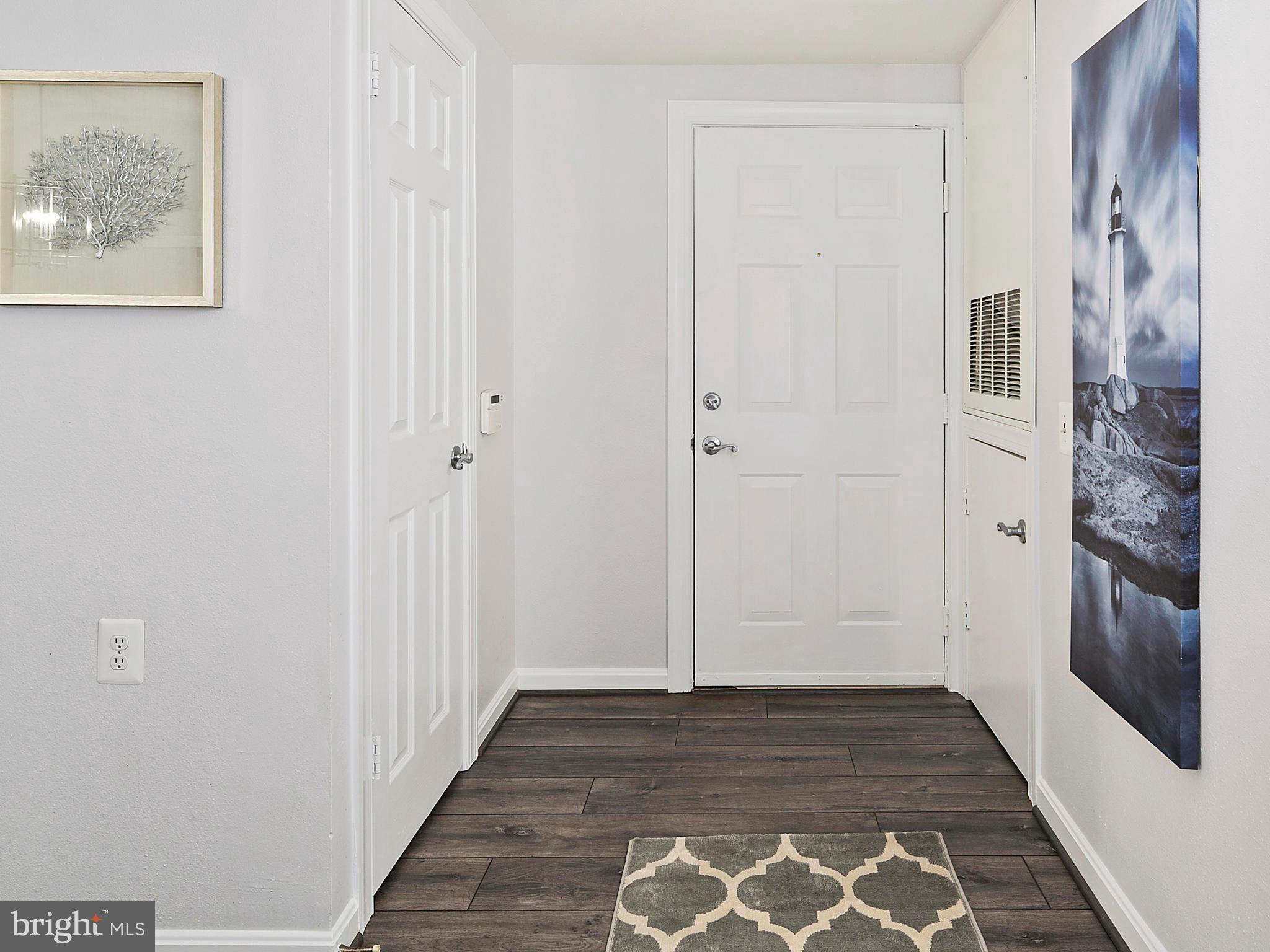 PENDERBROOK SQUARE CONDOMINIUMS - Residential