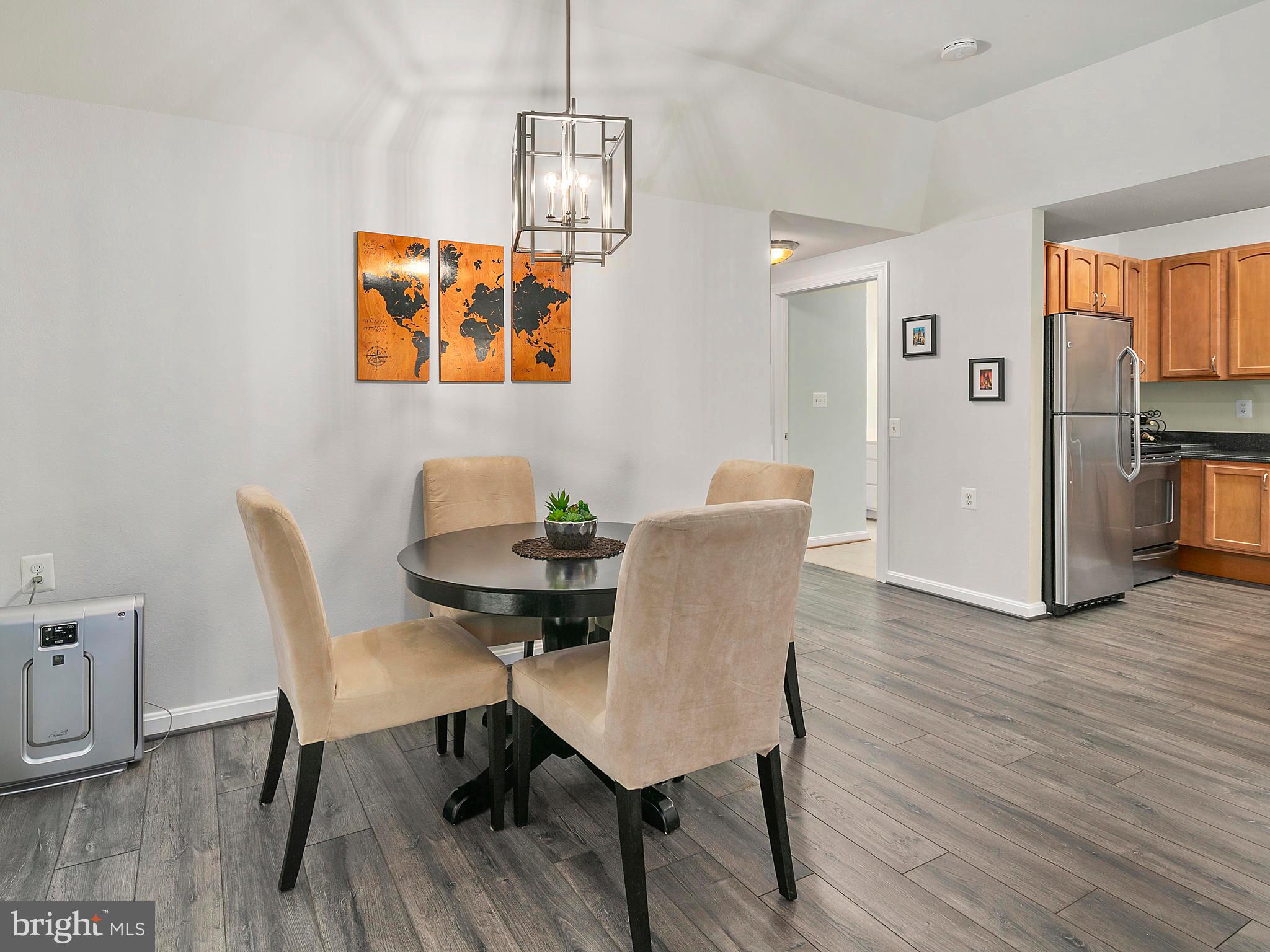 PENDERBROOK SQUARE CONDOMINIUMS - Residential