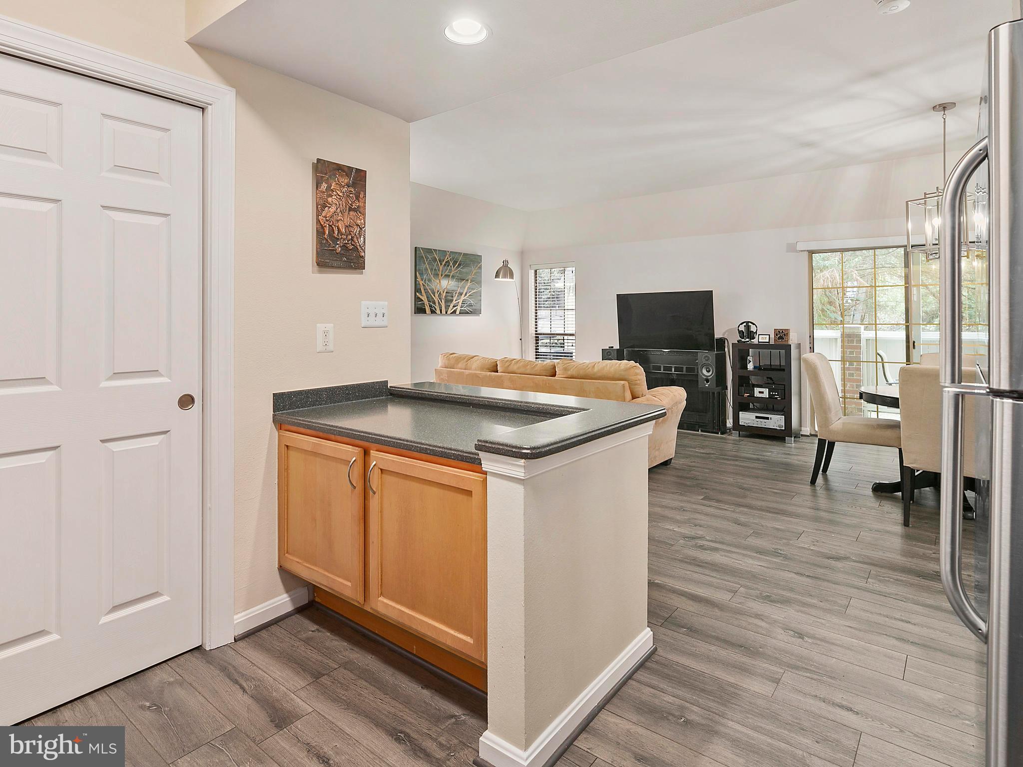 PENDERBROOK SQUARE CONDOMINIUMS - Residential