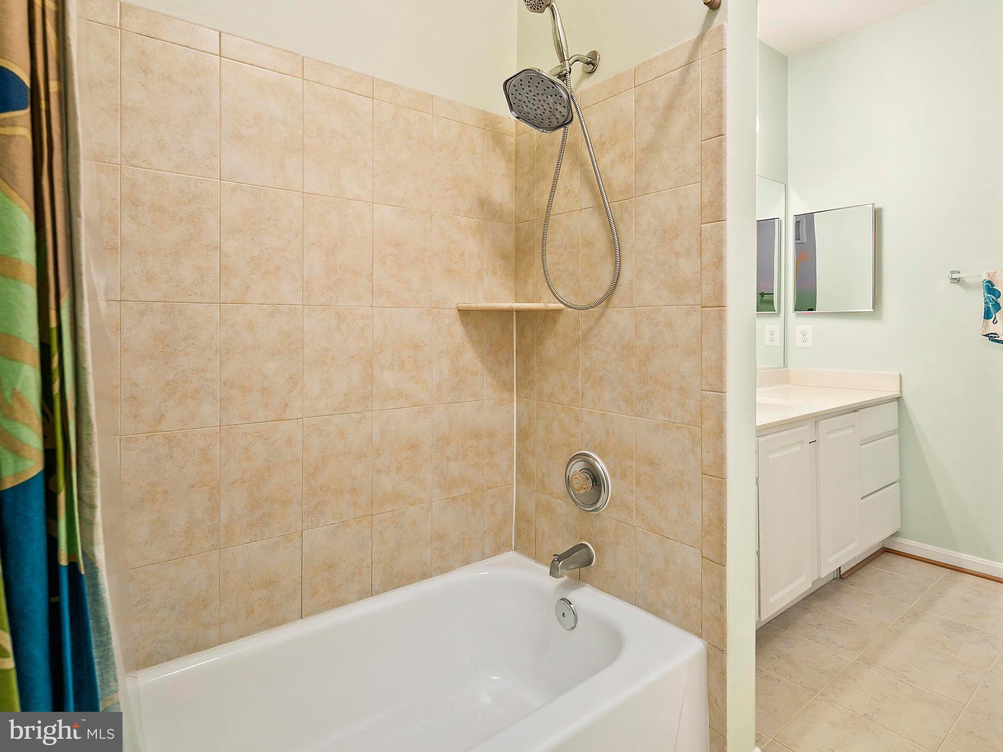 PENDERBROOK SQUARE CONDOMINIUMS - Residential