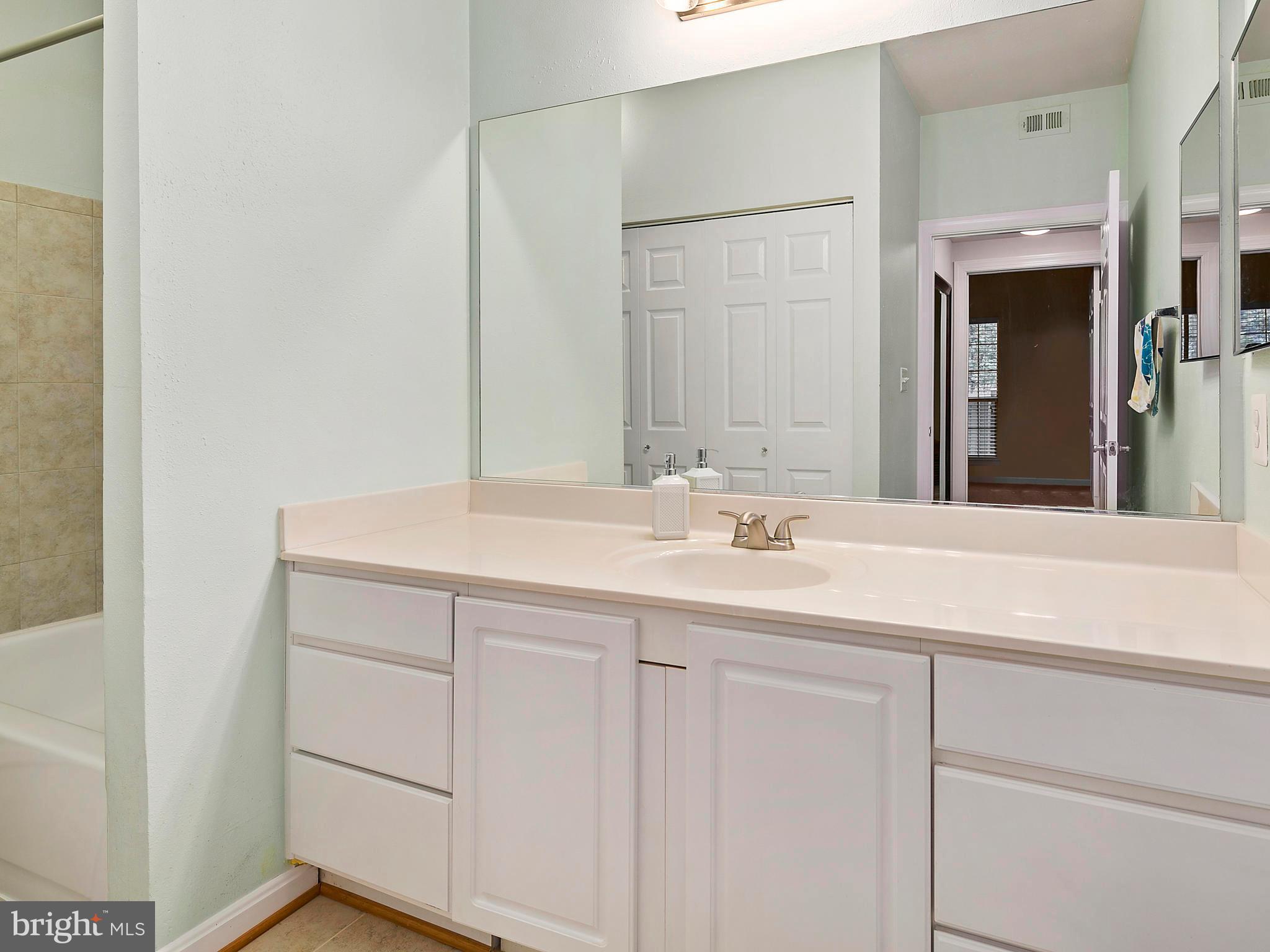 PENDERBROOK SQUARE CONDOMINIUMS - Residential