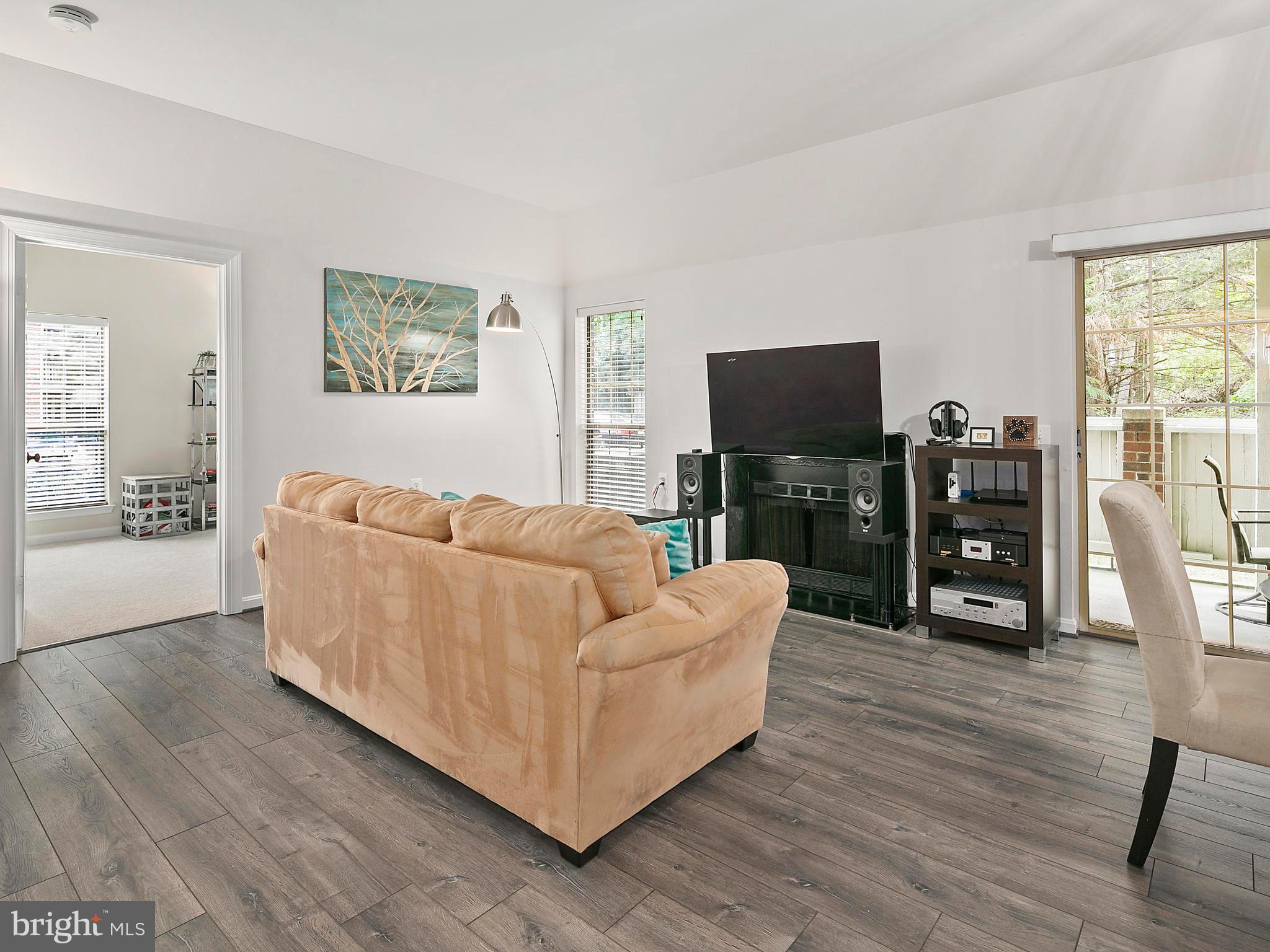 PENDERBROOK SQUARE CONDOMINIUMS - Residential