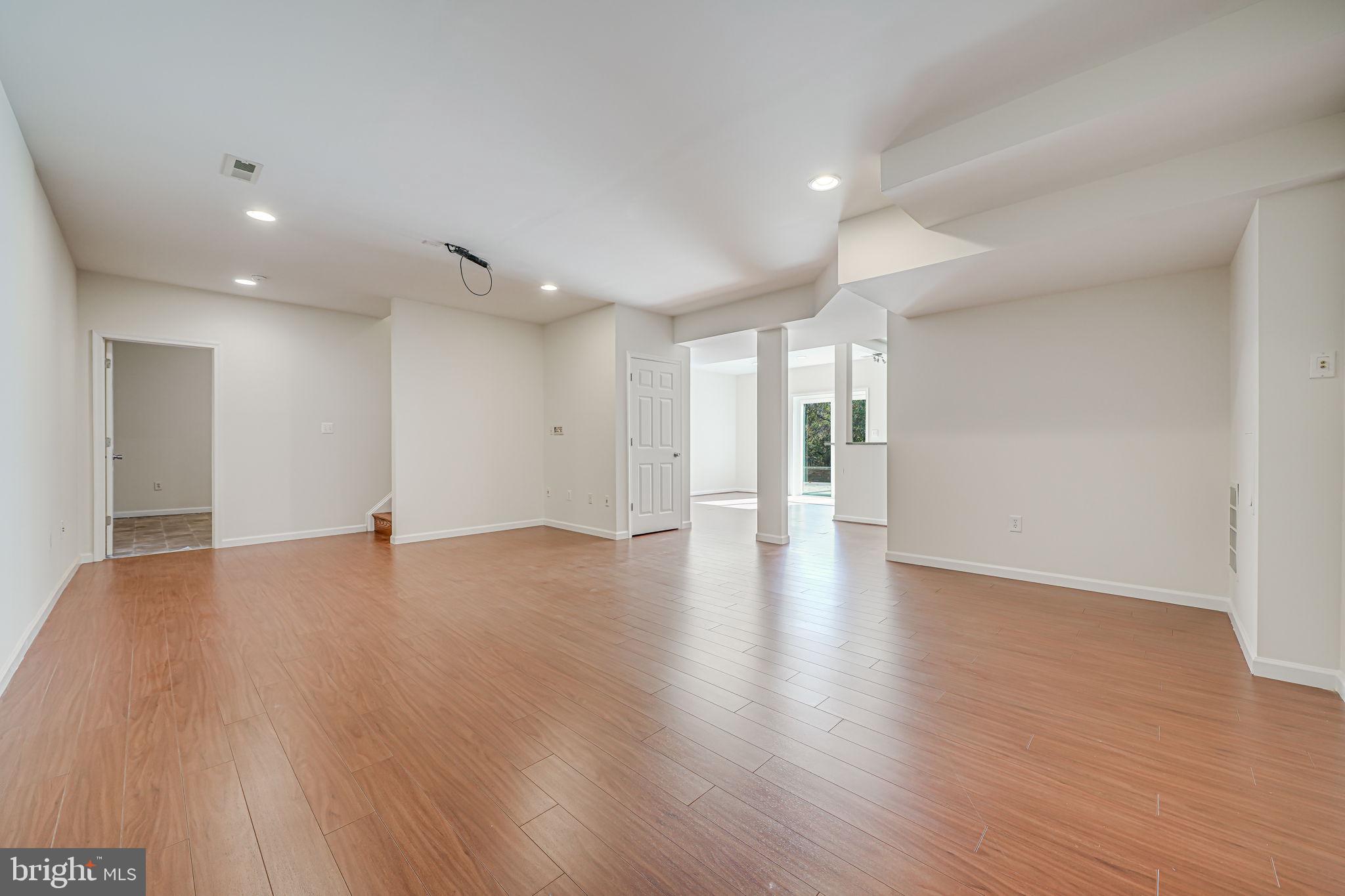 WINSTEAD MANOR - Residential