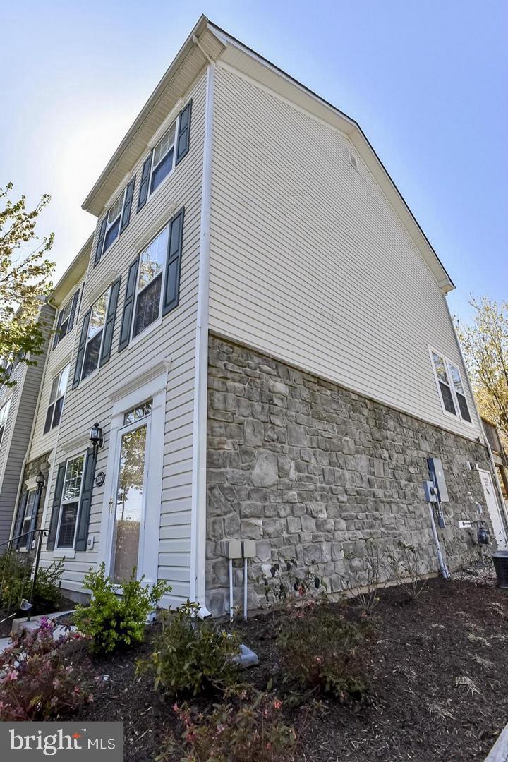 PARKSIDE AT ASHBURN - Residential Lease