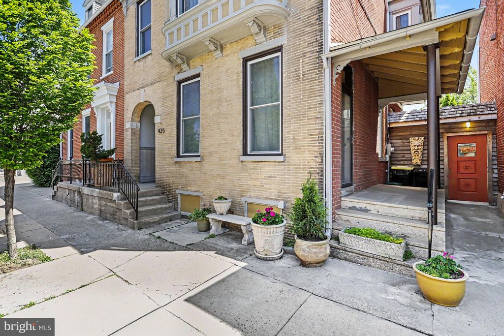 Photo of 425 N Queen Street, LANCASTER, PA 17603 (MLS # PALA2087422)