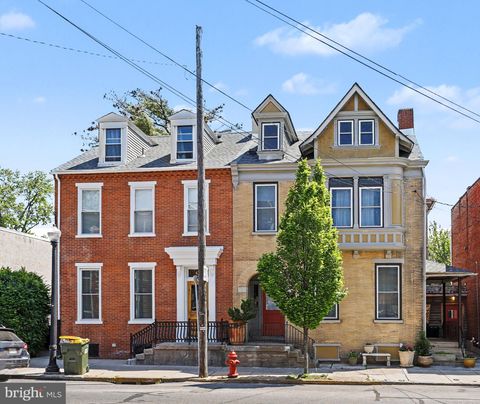 Townhouse For Sale - 425 N Queen Street<br/> LANCASTER, PA 17603
