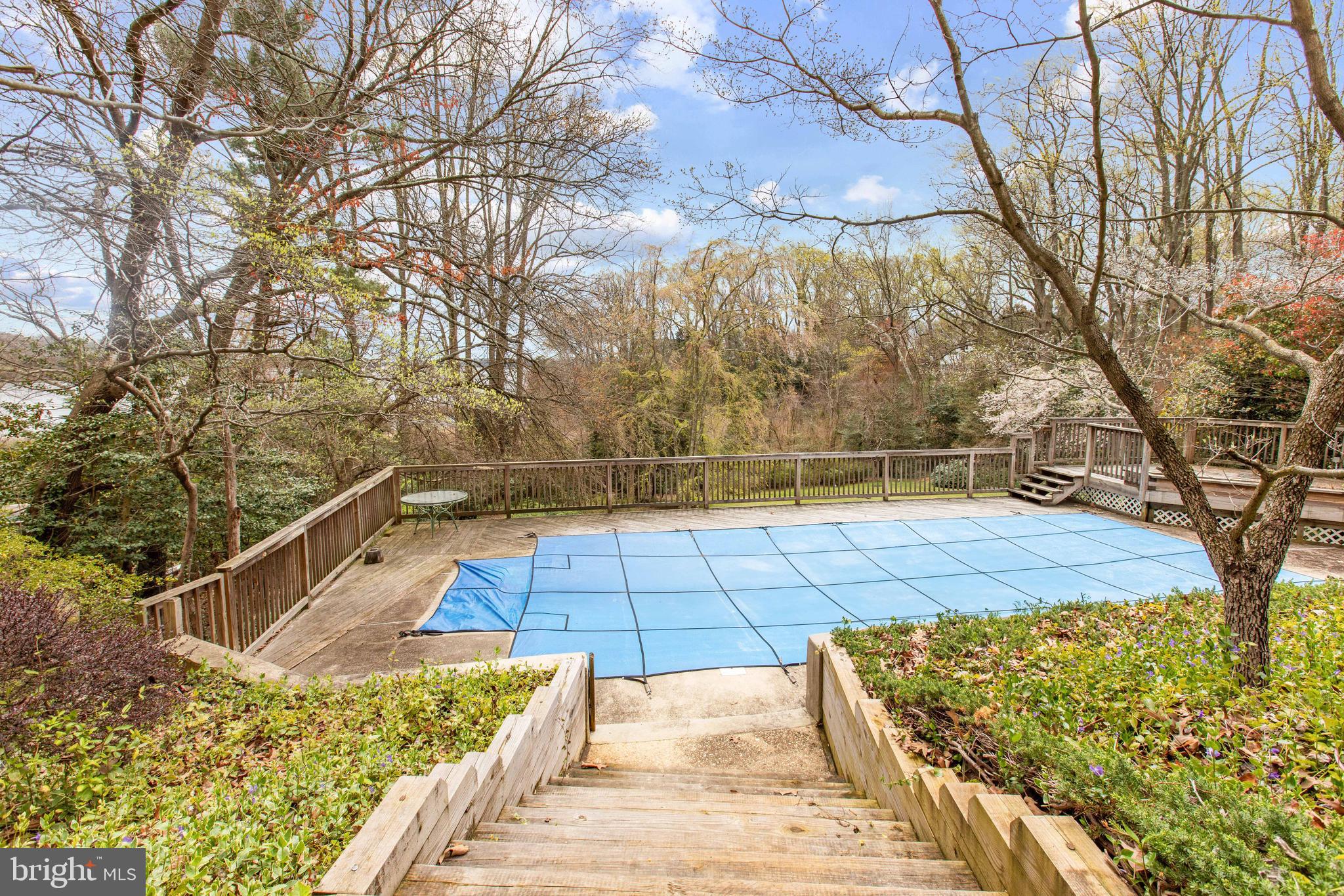 OLDE SEVERNA PARK - Residential