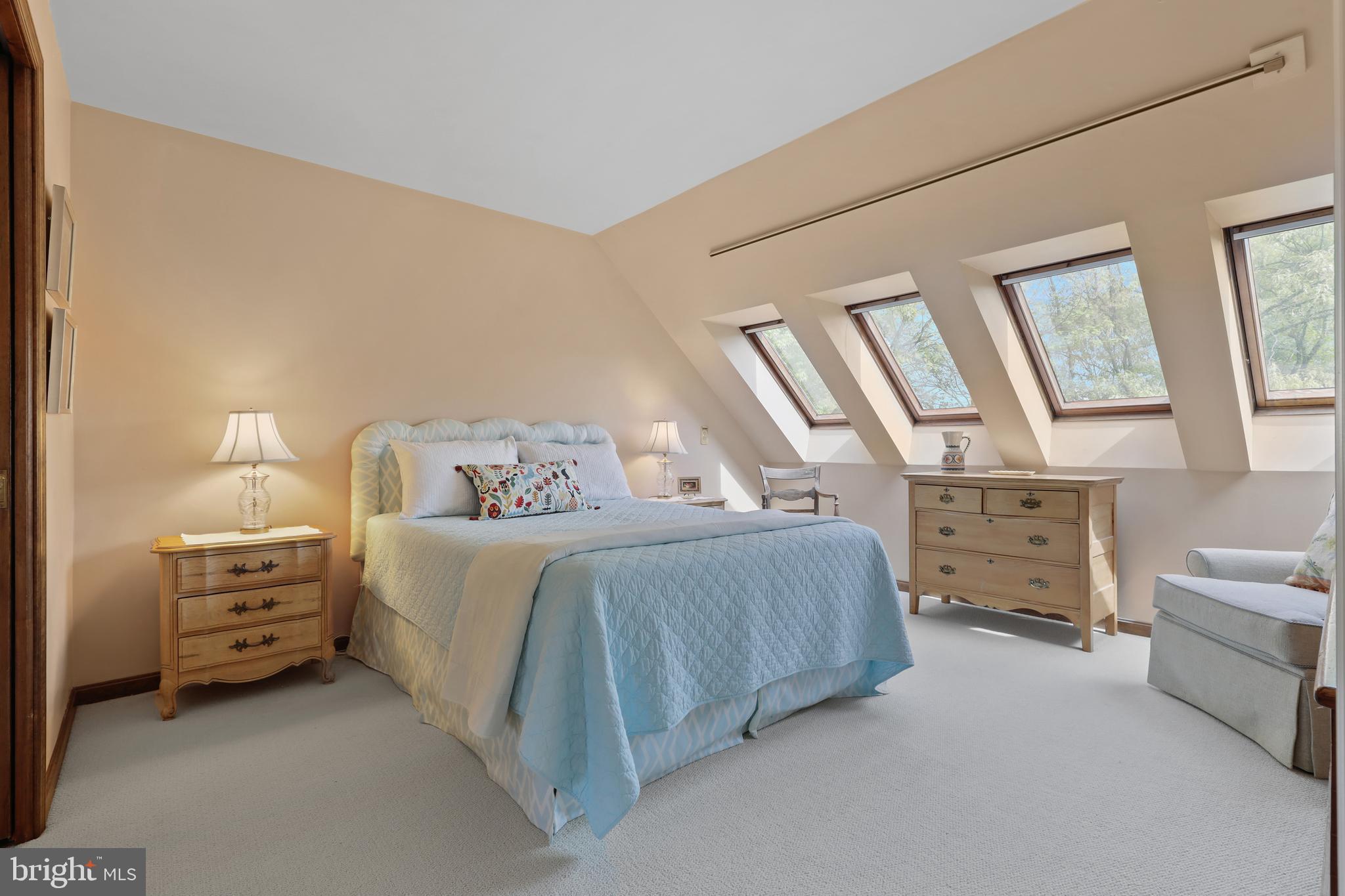 OLDE SEVERNA PARK - Residential