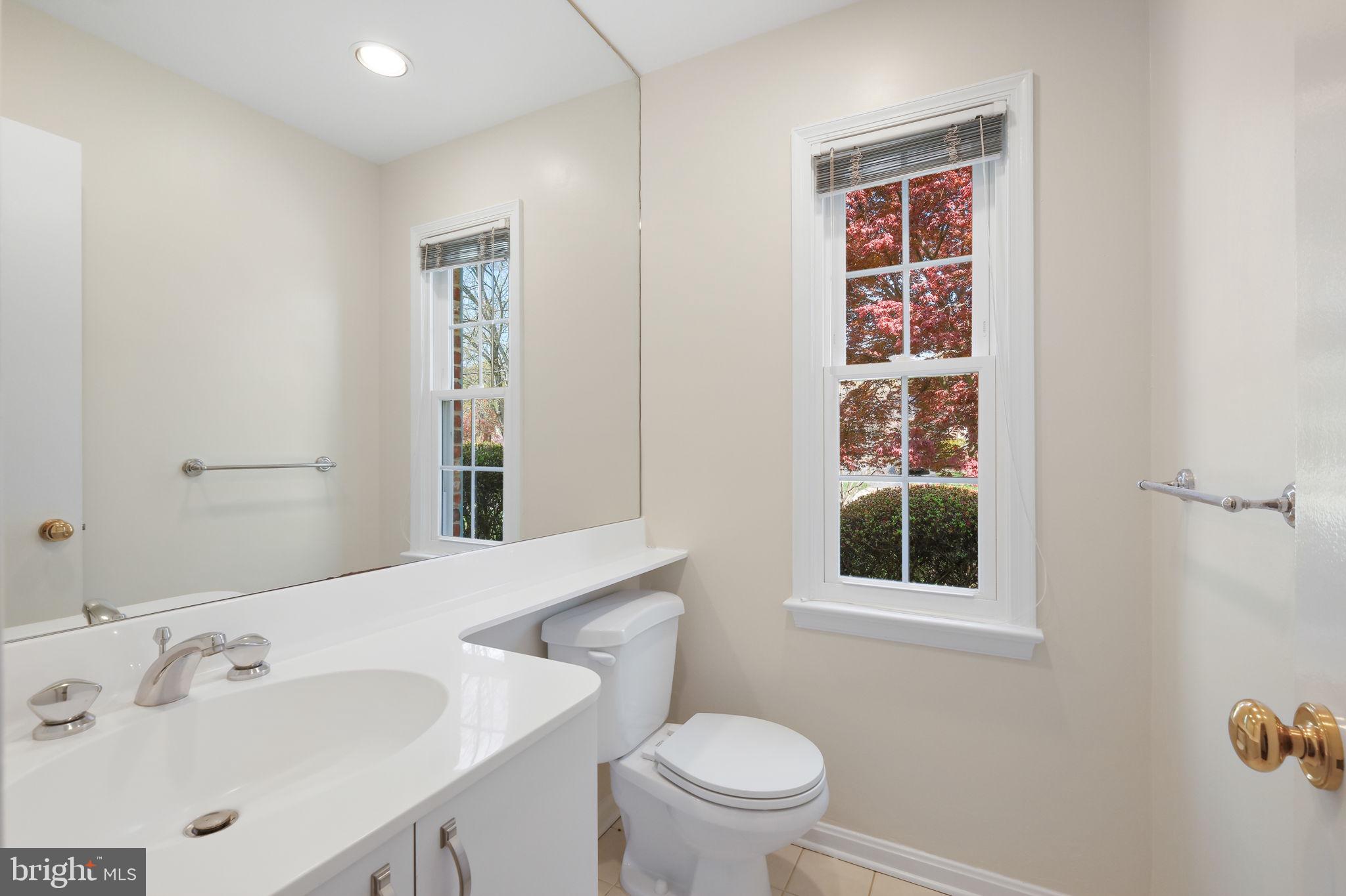 MONTGOMERY SQUARE - Residential