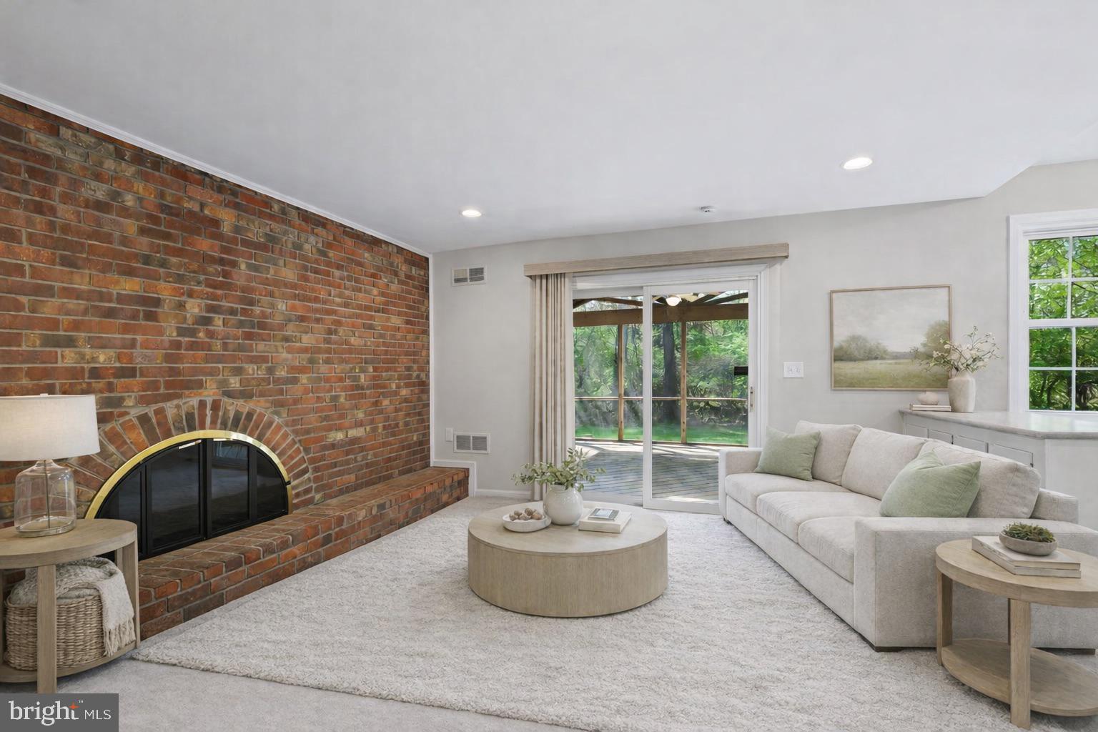 MONTGOMERY SQUARE - Residential