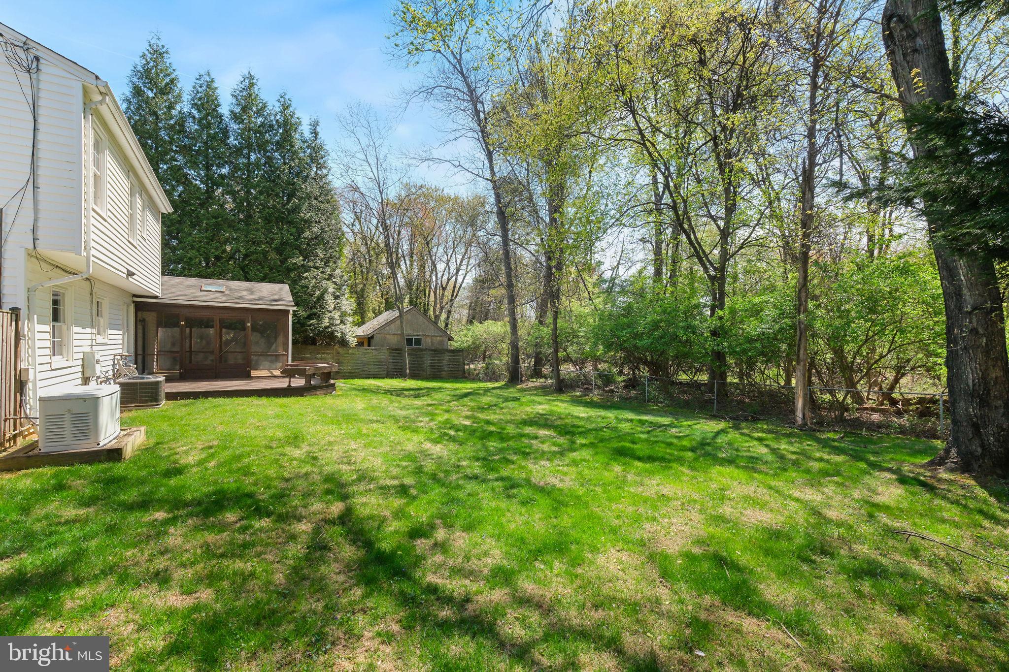 MONTGOMERY SQUARE - Residential
