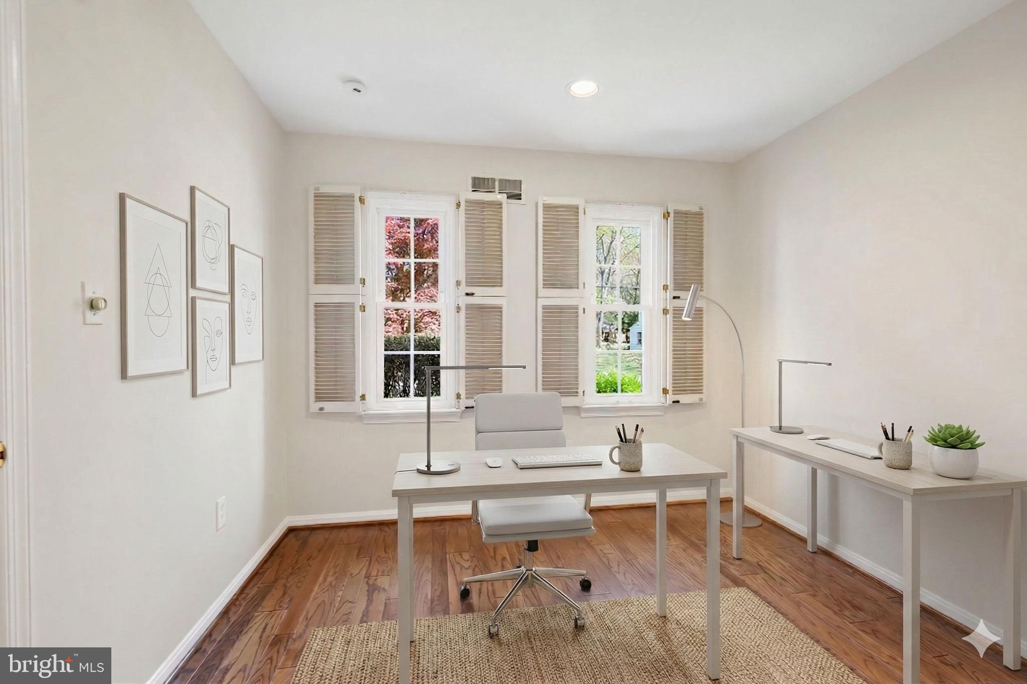 MONTGOMERY SQUARE - Residential