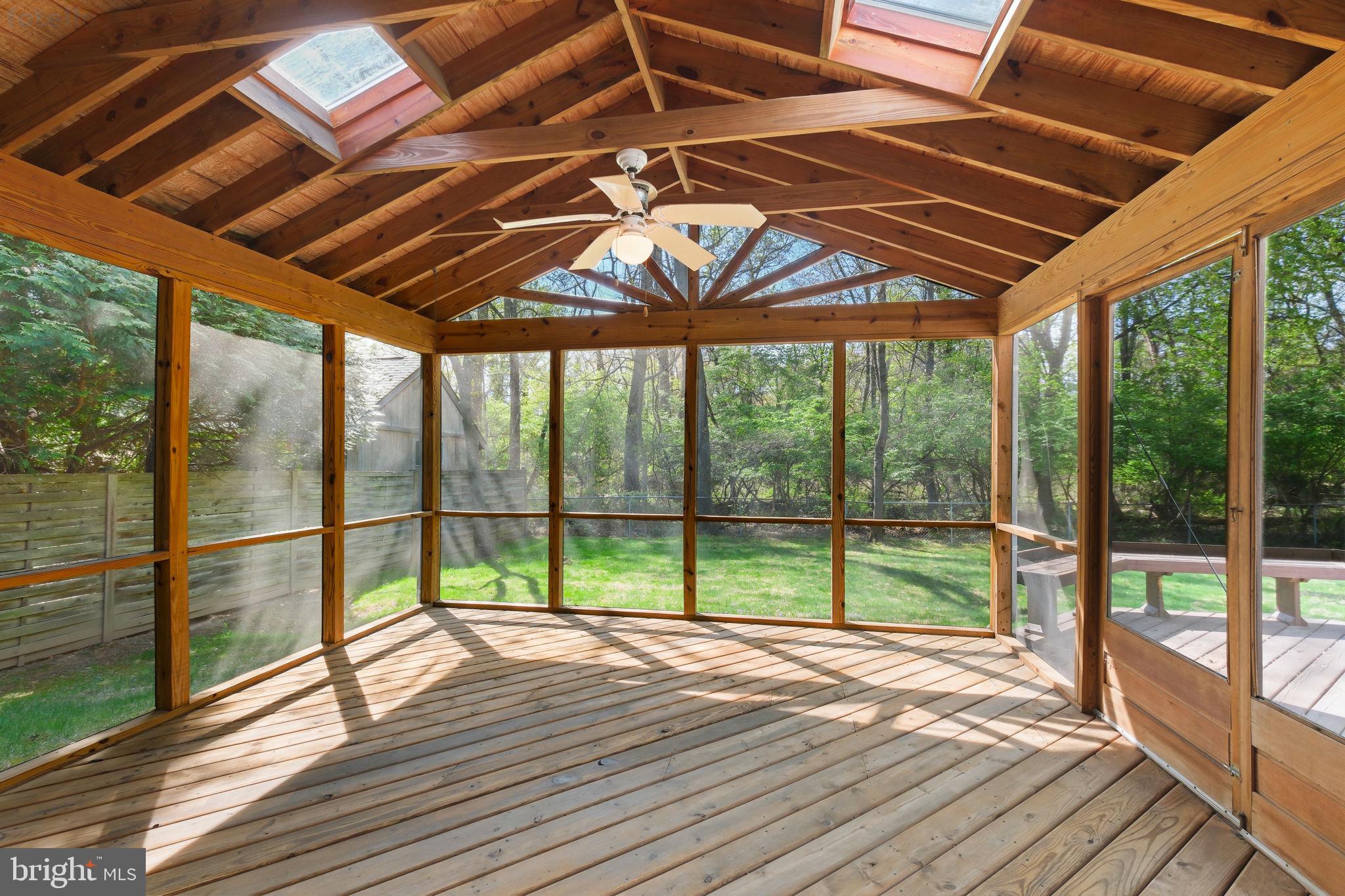 MONTGOMERY SQUARE - Residential