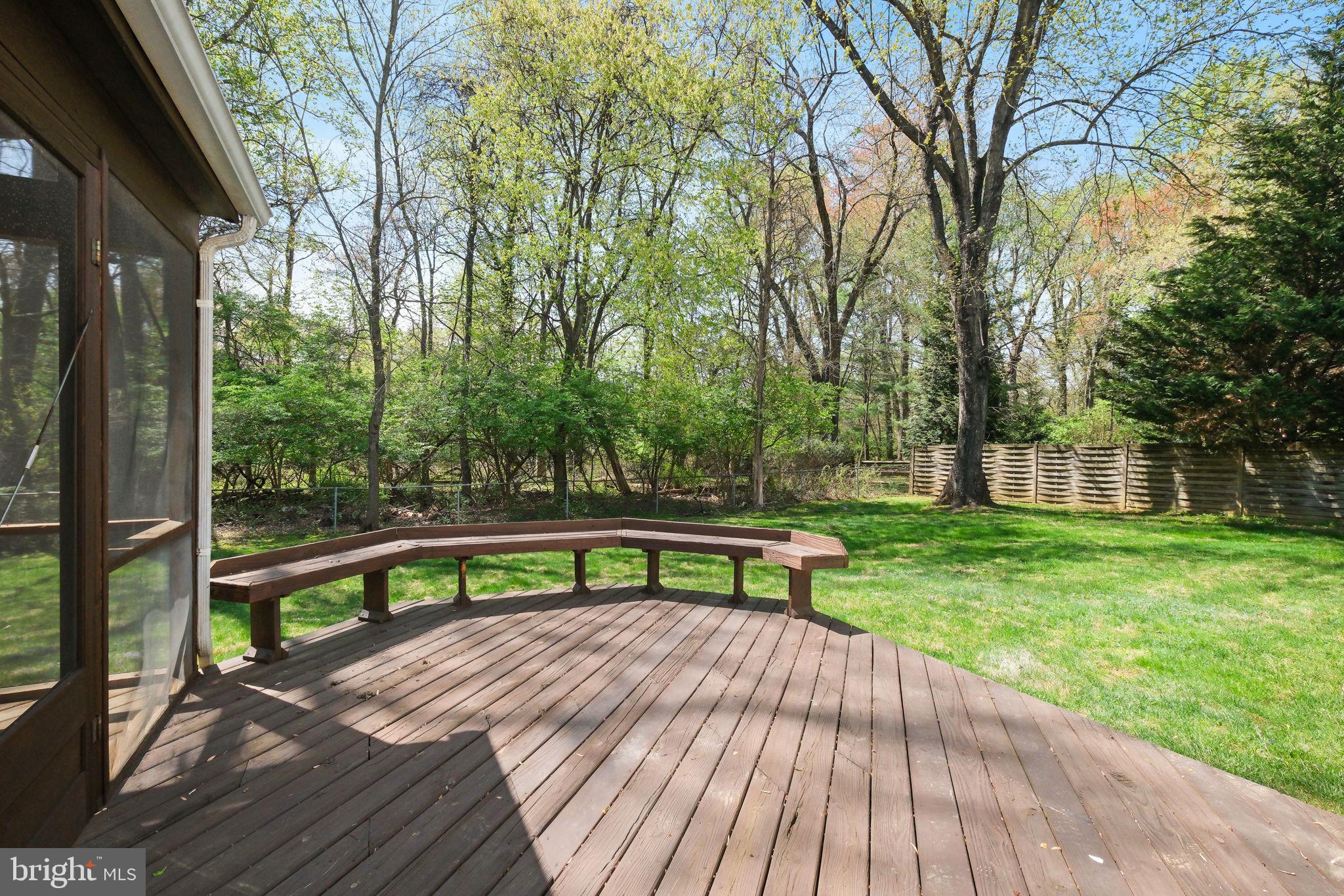 MONTGOMERY SQUARE - Residential