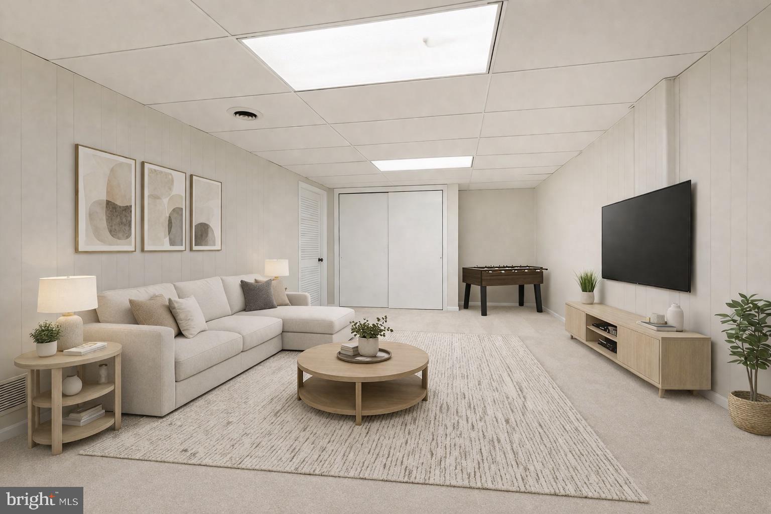 MONTGOMERY SQUARE - Residential