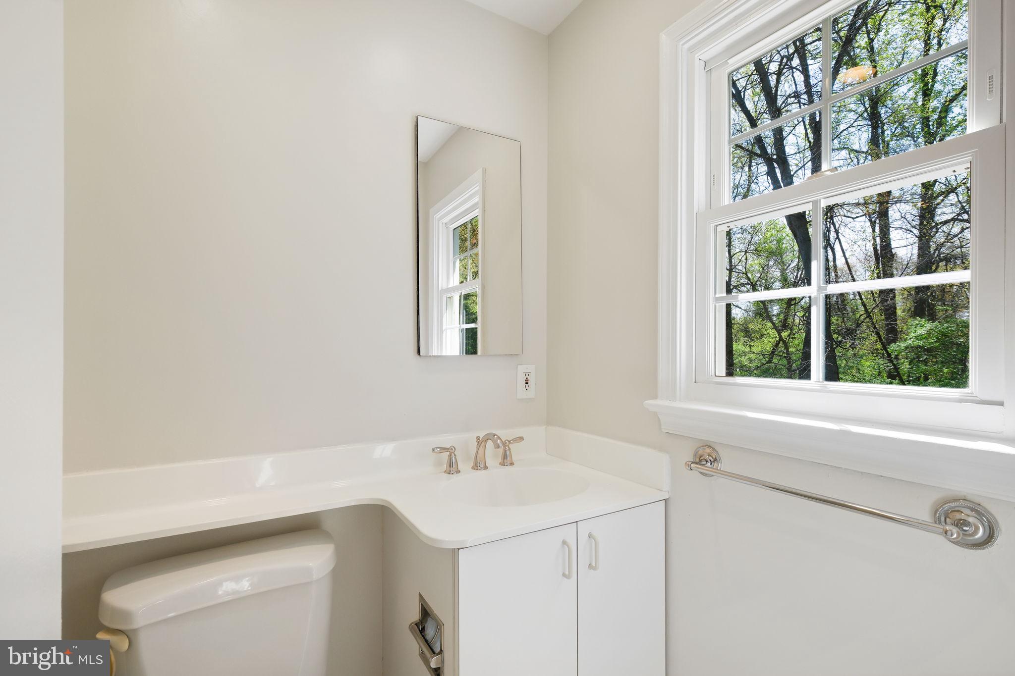 MONTGOMERY SQUARE - Residential