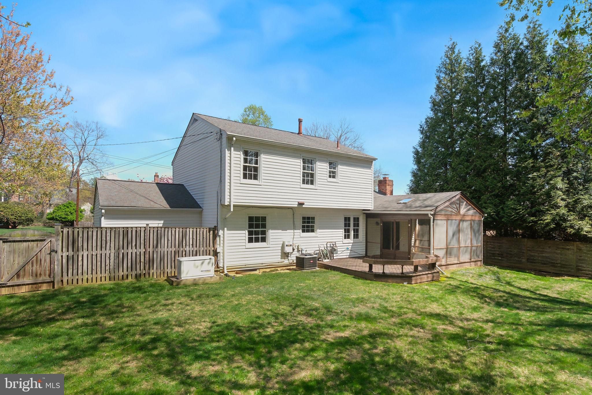 MONTGOMERY SQUARE - Residential