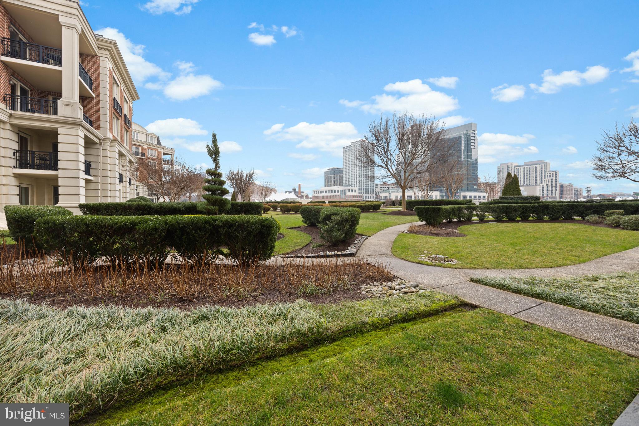 THE RITZ-CARLTON RESIDENCES - Residential