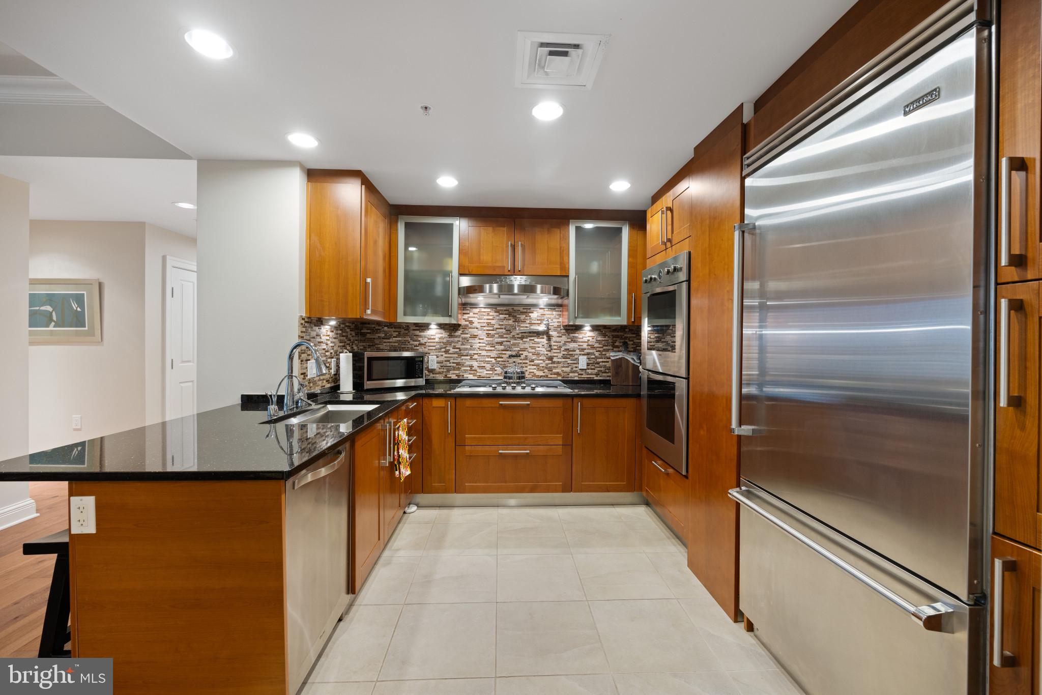 THE RITZ-CARLTON RESIDENCES - Residential