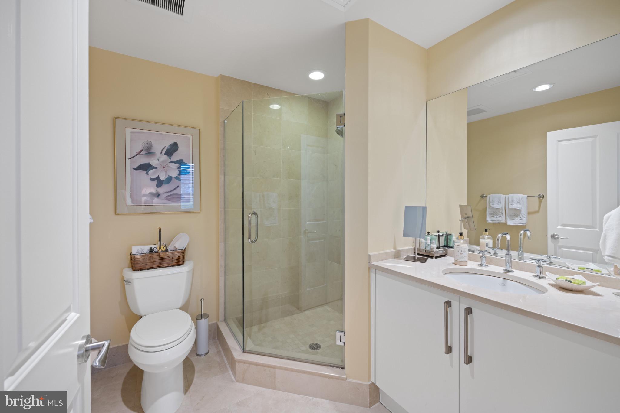 THE RITZ-CARLTON RESIDENCES - Residential