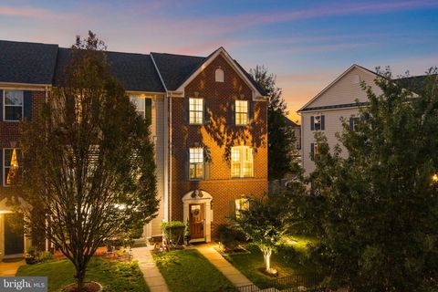 12658 STONE LINED CIRCLE WOODBRIDGE VA 22192