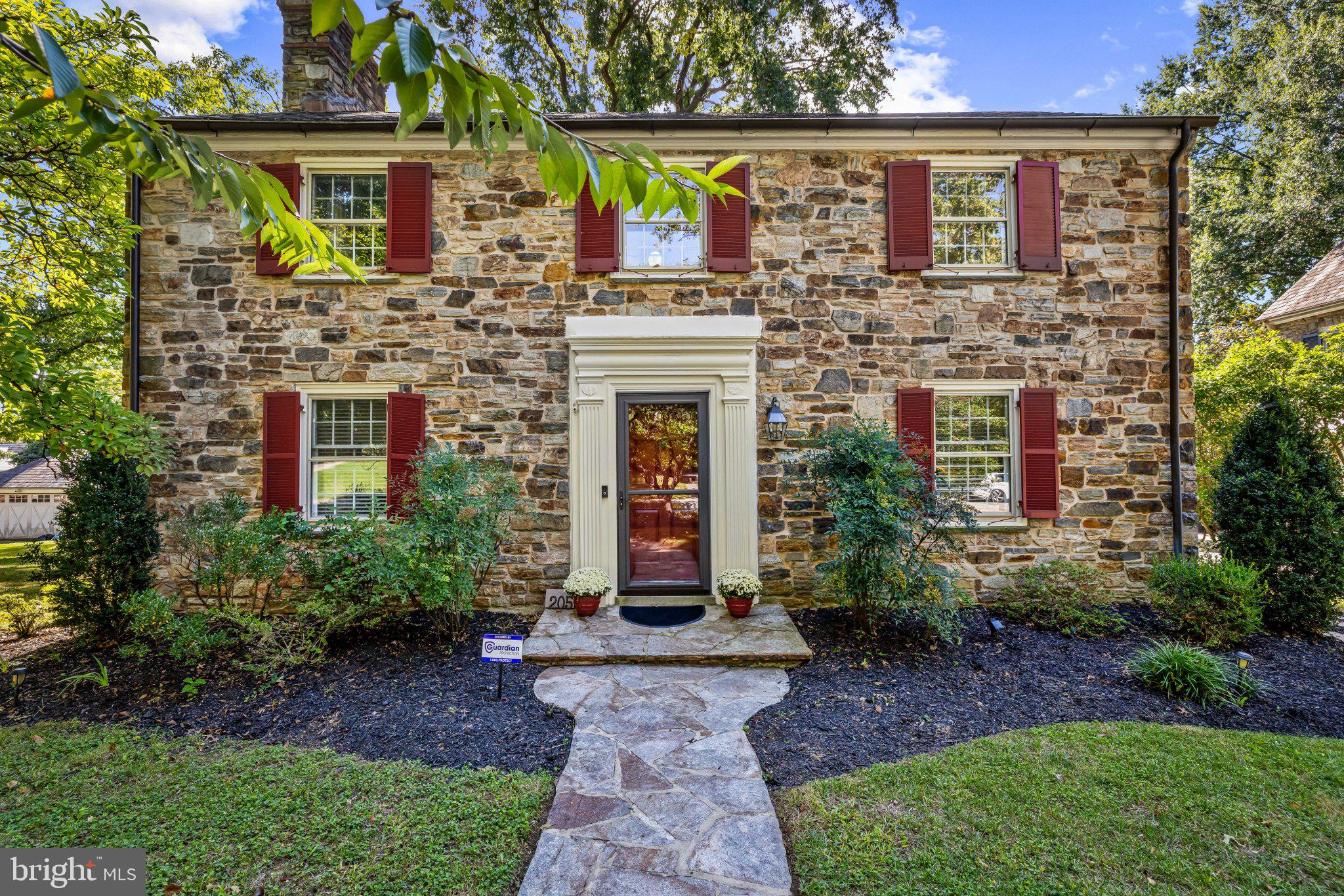 205 KEMBLE ROAD