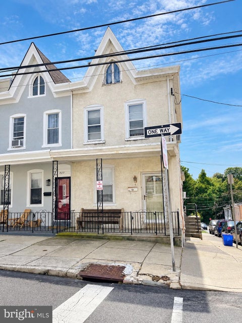Townhouse For Sale - 325 Delmar Street<br/> PHILADELPHIA, PA 19128