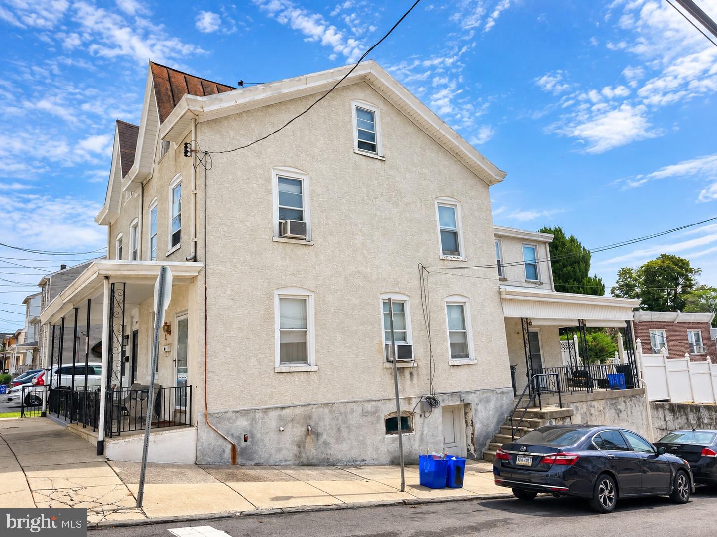 325 DELMAR STREET
