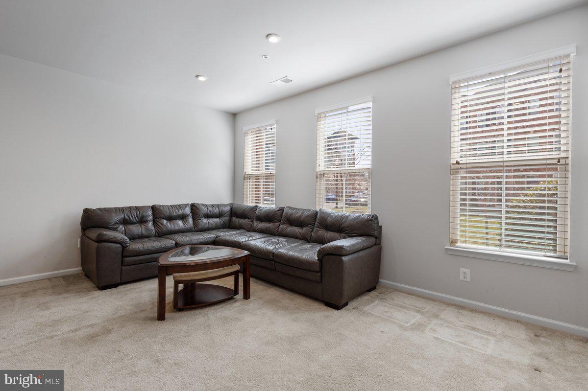 WESTCHESTER SQUARE - Residential