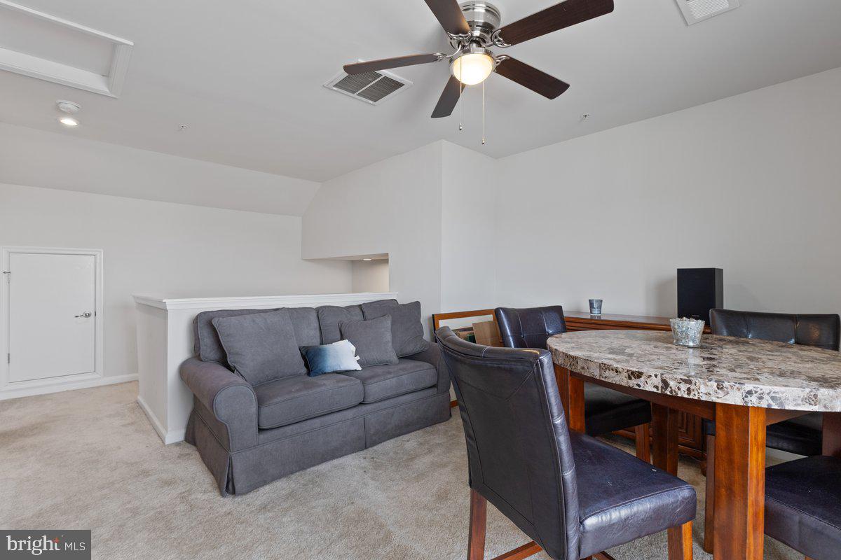 WESTCHESTER SQUARE - Residential