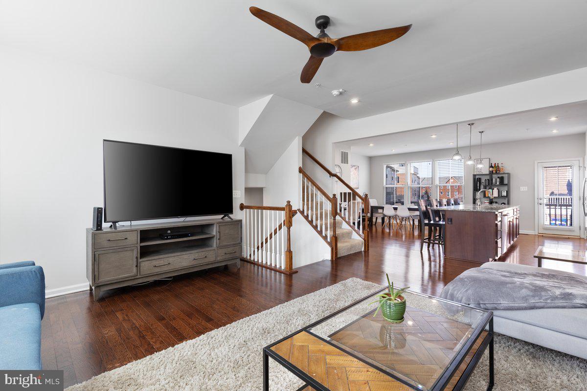 WESTCHESTER SQUARE - Residential