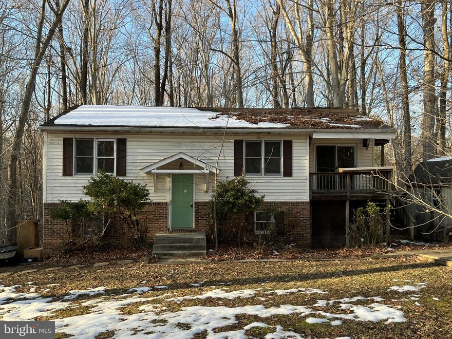 Located in the community of White Sands, this split-level home has lots of potential. It offers two bedrooms and one full bath on each level.  Over 1168 sqft of living space on each level.