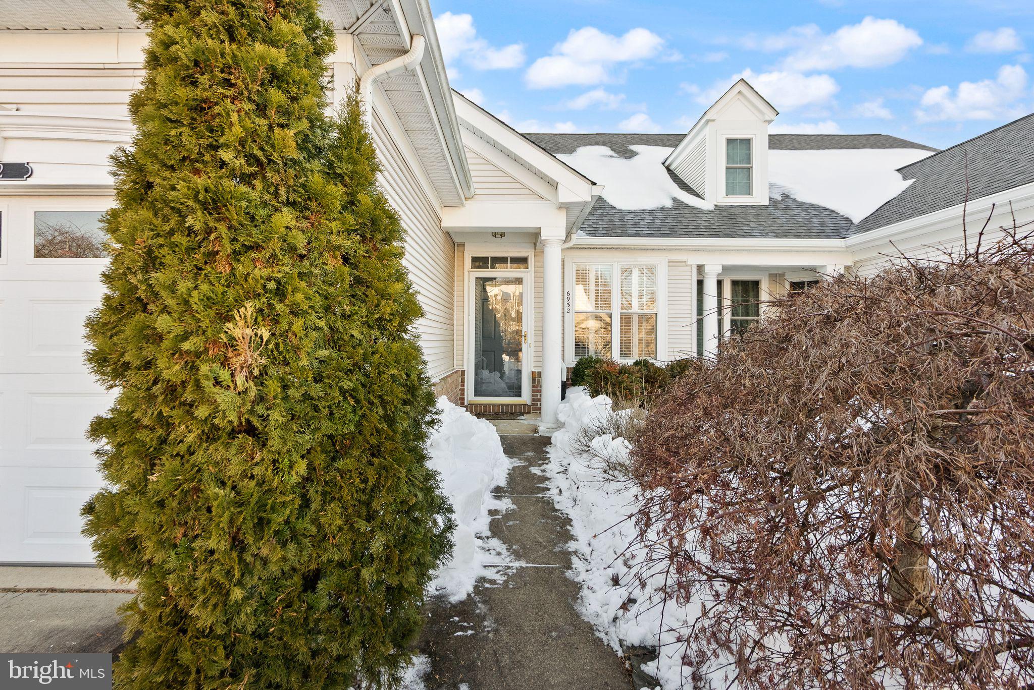 6932 WALNUT HILL DRIVE