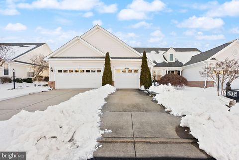 Townhouse For Sale - 6932 Walnut Hill Drive<br/> GAINESVILLE, VA 20155