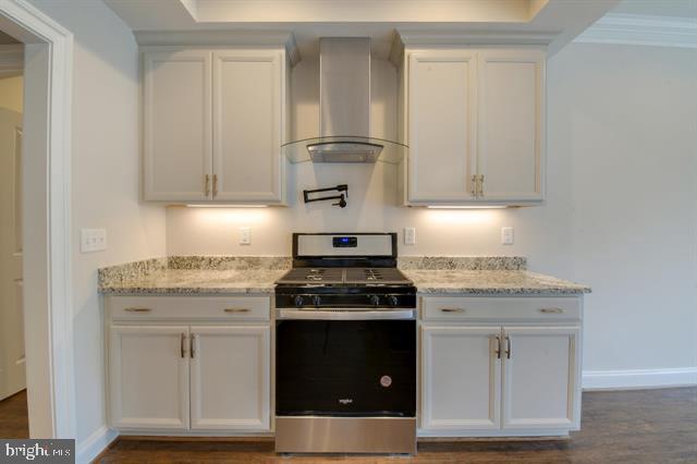 MYERS CORNER - Residential