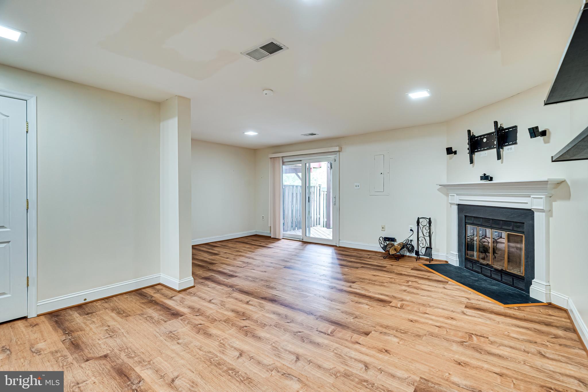 HERITAGE CROSSING - Residential Lease